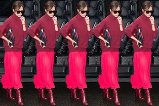 Виктория Бекхэм в любимом миди от Victoria Beckham Виктория Бекхэм в любимом миди от Victoria Beckham