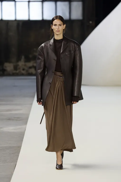 TOD'S весна-лето 2025 TOD'S весна-лето 2025
