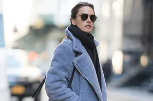 Расслабленный образ для выходного дня от Алессандры Амброзио