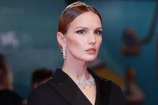 Видео дня: Венецианский кинофестиваль с Марусей Фоминой