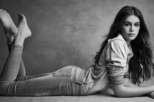 По стопам супермоделей: Кайя Гербер в рекламной кампании денима Hudson Jeans