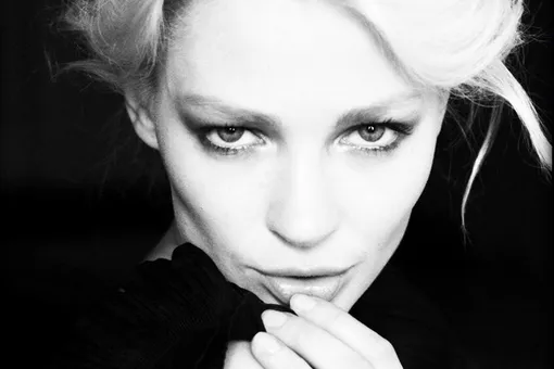 Смотри в глаза Смотри в глаза