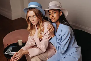 Все дело в шляпе: новая коллекция бейсболок, киверов и канотье MDWS hats