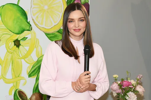 Нежный цветок: Миранда Керр в пудровом платье Giambattista Valli Нежный цветок: Миранда Керр в пудровом платье Giambattista Valli