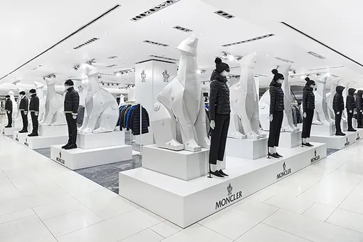 В ЦУМе открылся pop-up корнер Moncler В ЦУМе открылся pop-up корнер Moncler