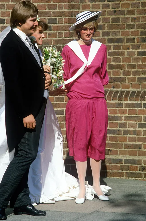 Принцесса Диана на церемонии бывшей соседки по комнате Каролин Прайд и Уильяма Бартоломью, 1982 год