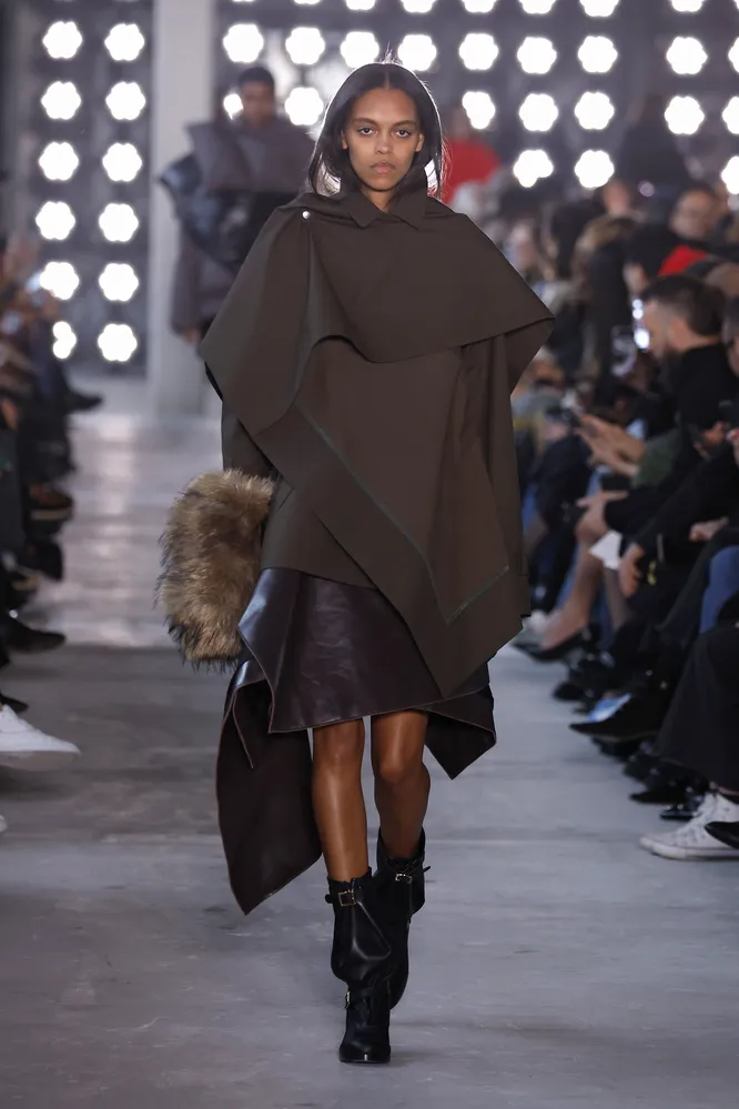 Sacai осень-зима 2025/26 Sacai осень-зима 2025/26