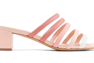 Удобные босоножки на тонких ремешках — самая желанная модель сезона: 7 любимых пар