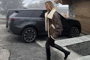 Какую обувь носить с дубленкой: 5 модных образов