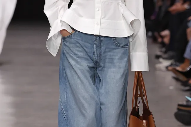 Какие джинсы купить на лето-2026: 6 главных трендов