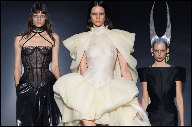Что будет, если строгий костюм встретит рейв? McQueen показывает новый Лондон