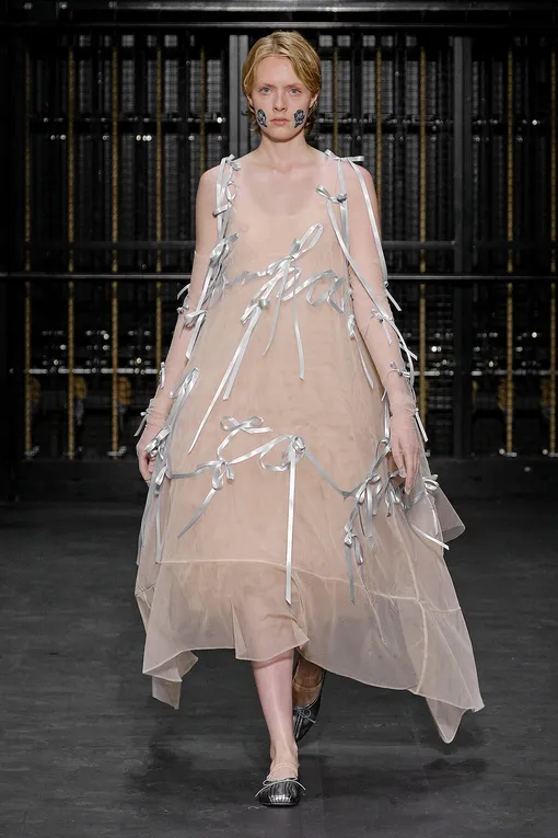 Simone Rocha весна-лето 2024 Simone Rocha весна-лето 2024