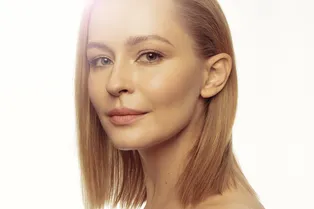 Юлия Пересильд: «Чтобы иметь смелость не пользоваться декоративной косметикой в обычной жизни, нужно уделять время уходу»