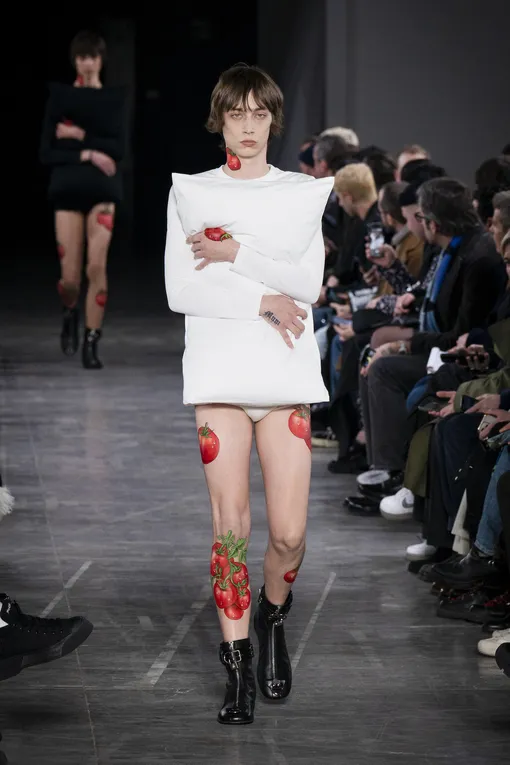 JW Anderson осень-зима 2023/24 JW Anderson осень-зима 2023/24