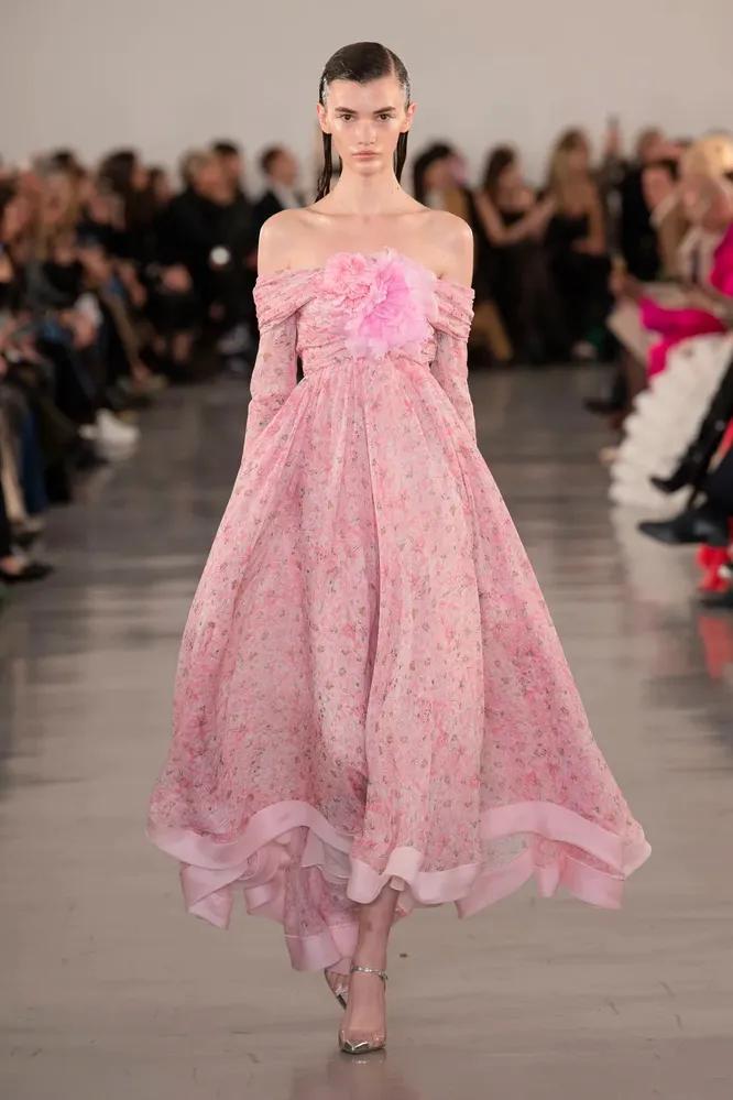 Giambattista Valli осень-зима 22/23