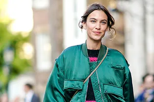 С чем носить бомбер этой осенью, чтобы не замерзнуть