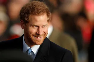 Почему принц Гарри не спешит официально объявить о помолвке и при чем тут Кейт Миддлтон