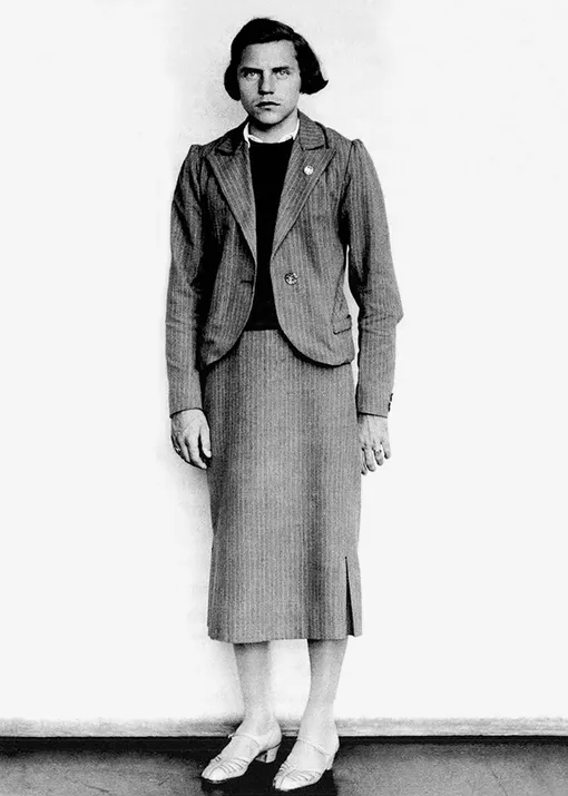Дора (Генрих) Ратьен в 1938 году