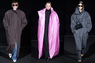 Новая ода обычности от Демны Гвасалии на показе Balenciaga — с самыми яркими пальто сезона