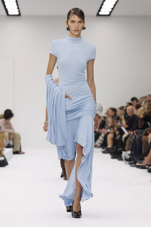 Acne Studios весна-лето 2025 Acne Studios весна-лето 2025