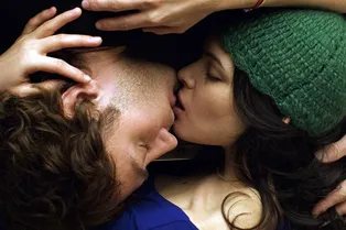 Спектакль-свидание и сельский ромком: чем заняться в День всех влюбленных