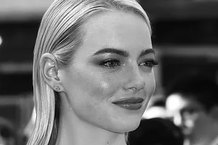 Эмма Стоун примерила первые вещи из коллаборации Erdem Х H&M Эмма Стоун примерила первые вещи из коллаборации Erdem Х H&M