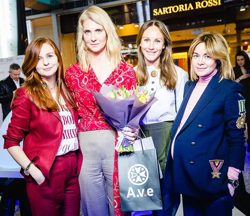 Дарья Лисиченко, Юлия Прудько, Маргарита Лиева, Олеся Терещенко Дарья Лисиченко, Юлия Прудько, Маргарита Лиева, Олеся Терещенко